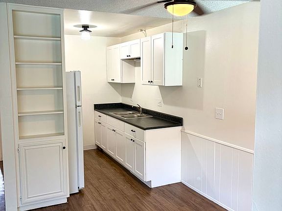 2nd image of 4841 Jessie Ave APT 19