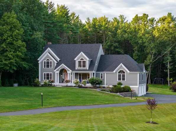 19 Wiggin Way, Stratham, NH 03885