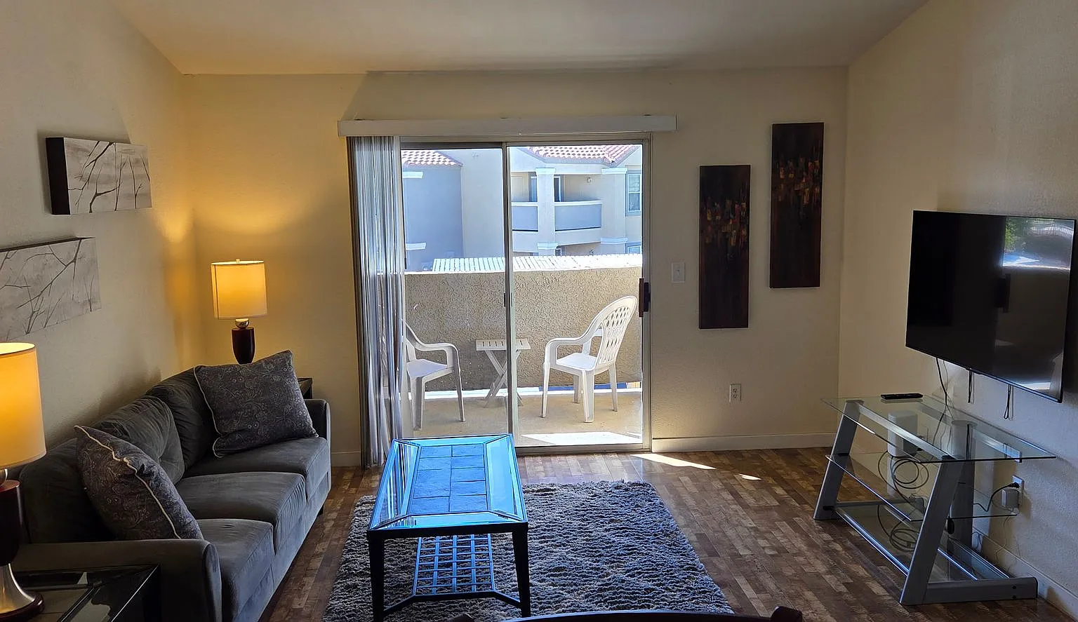 Recently remodeled fully furnished condo at Silverado Ranch and Eastern — Photo 3