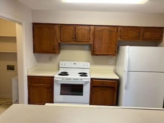 4th image of 4222 Meadow Valley Dr E