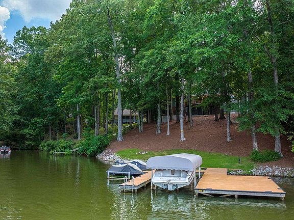 4th image of 1090 Blue Springs Dr