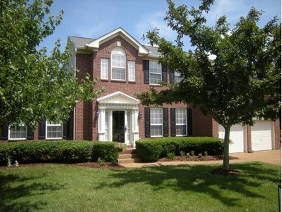 Huge park-like yard!