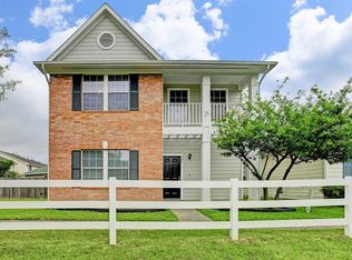 906 Grassy View Dr, Houston, TX 77073