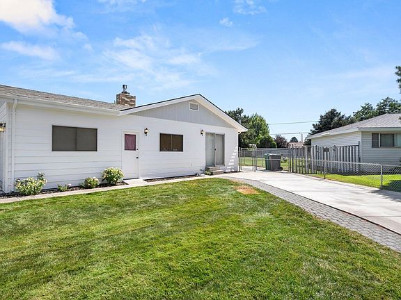 4th image of 4003 W Okanogan Ave