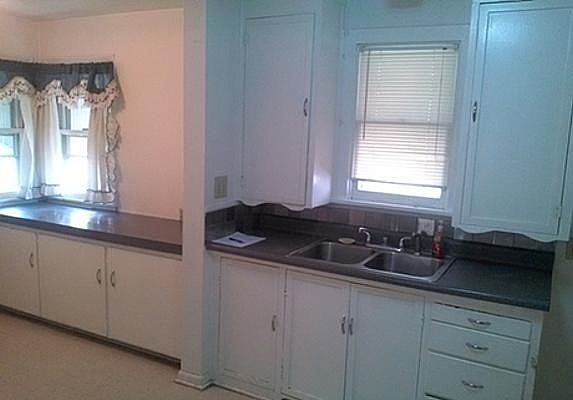 2nd image of 516 Spruce St