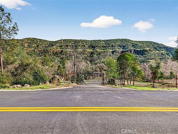 3rd image of 12738 Centerville Rd