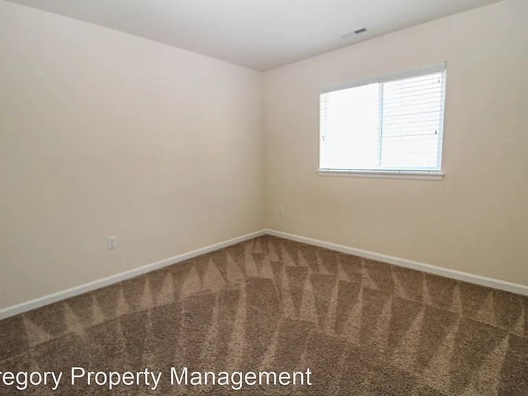 19523 33rd Dr SE — Photo 11