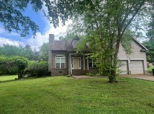 411 Grovewood Dr, Murfreesboro, TN 37129