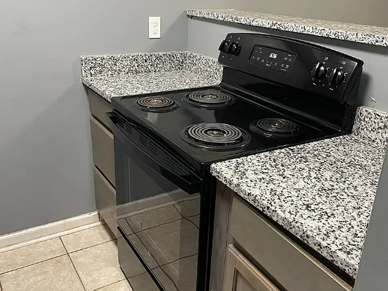 504 Fox Run — Photo 4