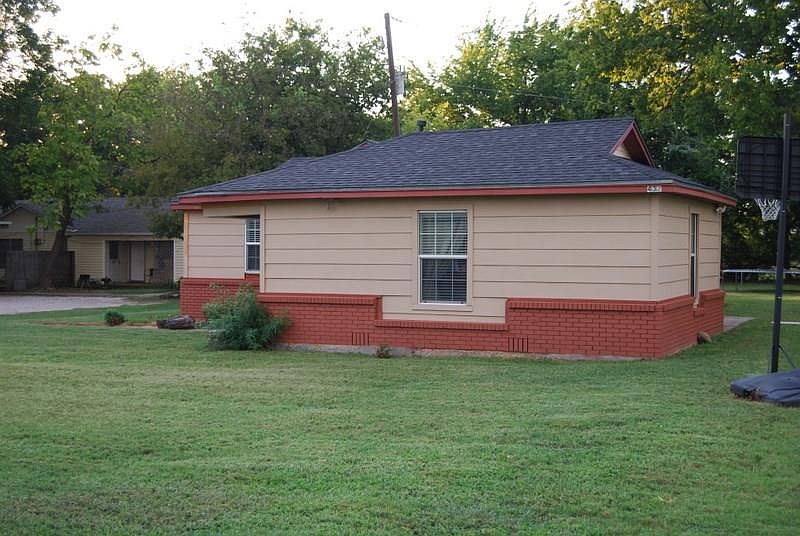 1st image of 432 E Kennedale Pkwy