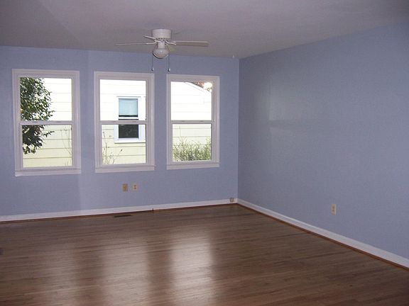 2nd image of 1628 Dearborn Dr