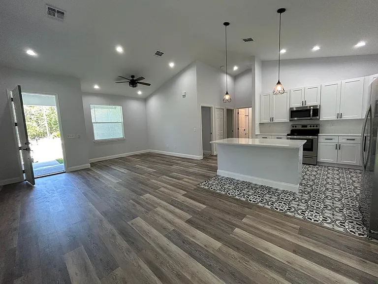 932 Marion Oaks Ln — Photo 11