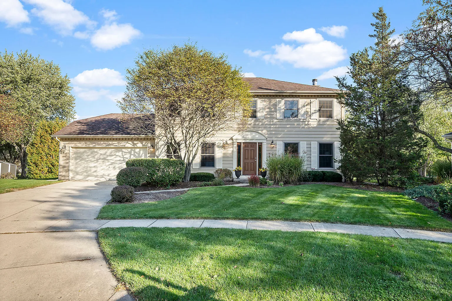 221 N Cambridge Dr photo 1