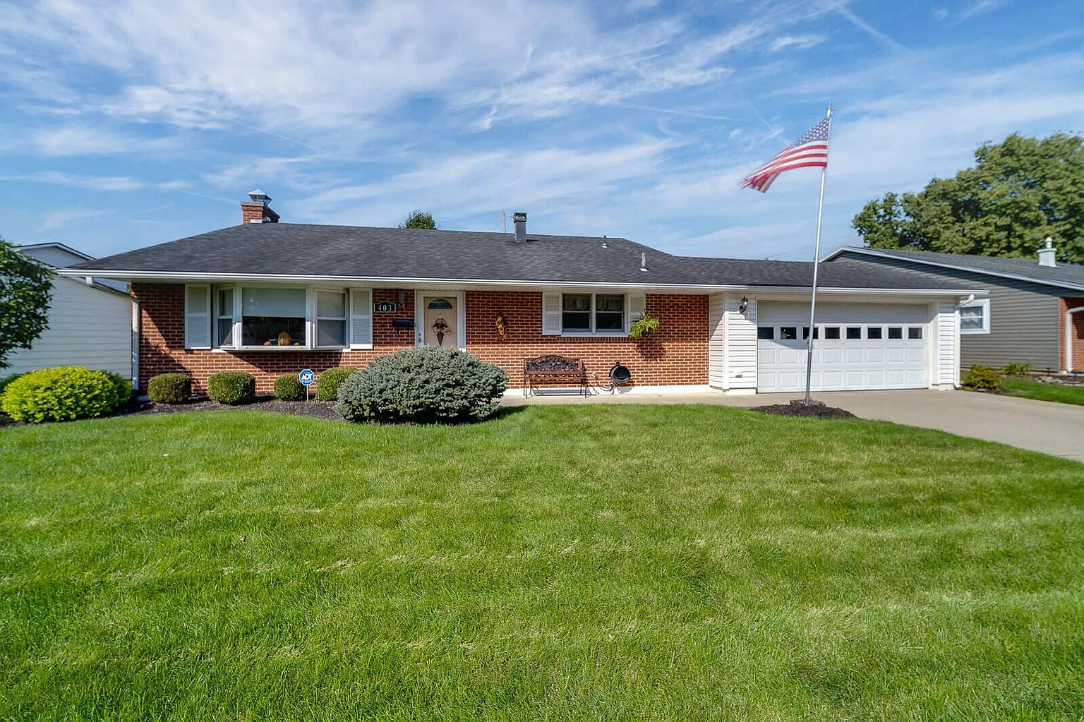 403 Falcon Dr photo 1