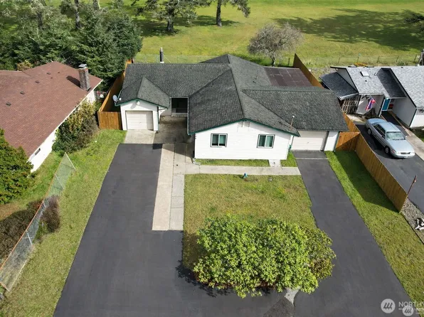 198 Octopus Avenue NE, Ocean Shores, WA 98569