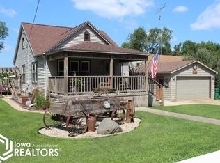 714 Front St, Geneva, IA 50633