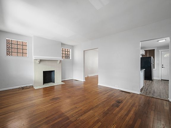 2nd image of 2921 Brentwood Ave