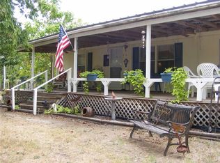 417 N Seeley Ave W, Mount Calm, TX 76673