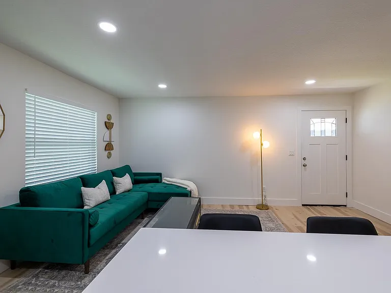 6407 S Adelia Ave #B — Photo 9