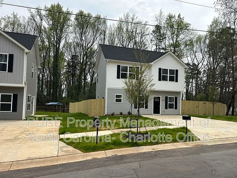 2649 Hemphill St — Photo 3