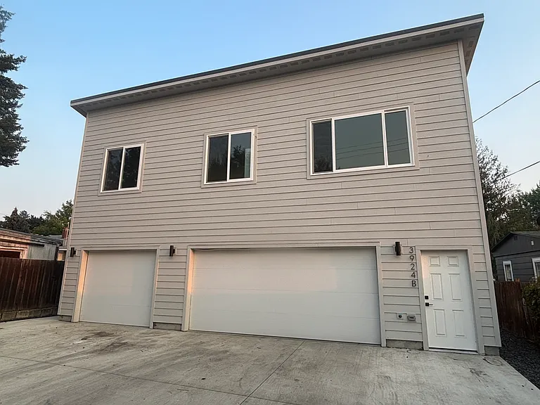 3924 W Longfellow Ave #B — Photo 1