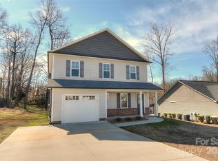 596 Marigold Dr, Kannapolis, NC 28083