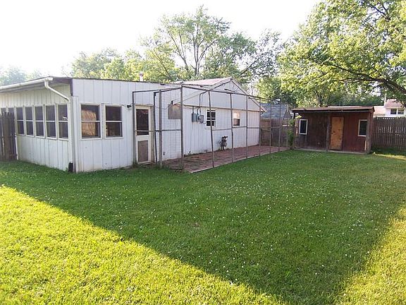 2nd image of 428 W Carpenter Dr