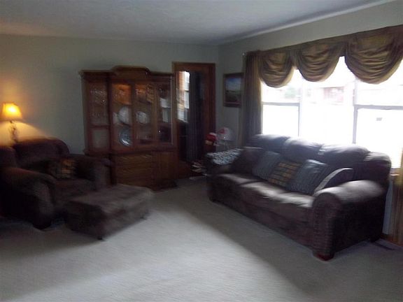 2nd image of 1221 S Emory Ave
