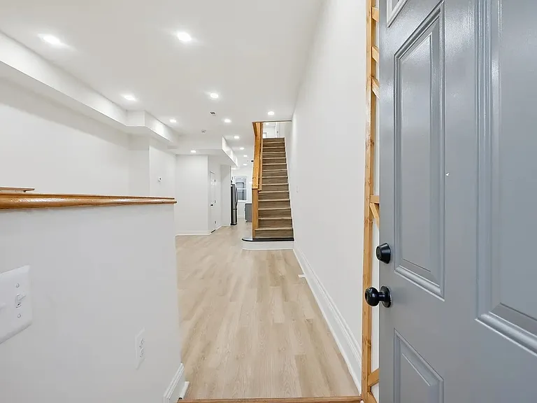 744 N Patterson Park Ave — Photo 9