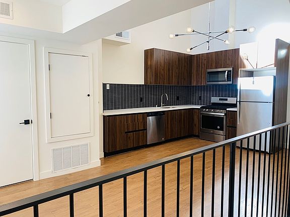 5th image of 4505 S Slauson Ave #323
