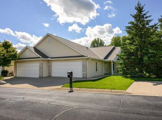 669 Springbrook Cir, Deforest, WI 53532