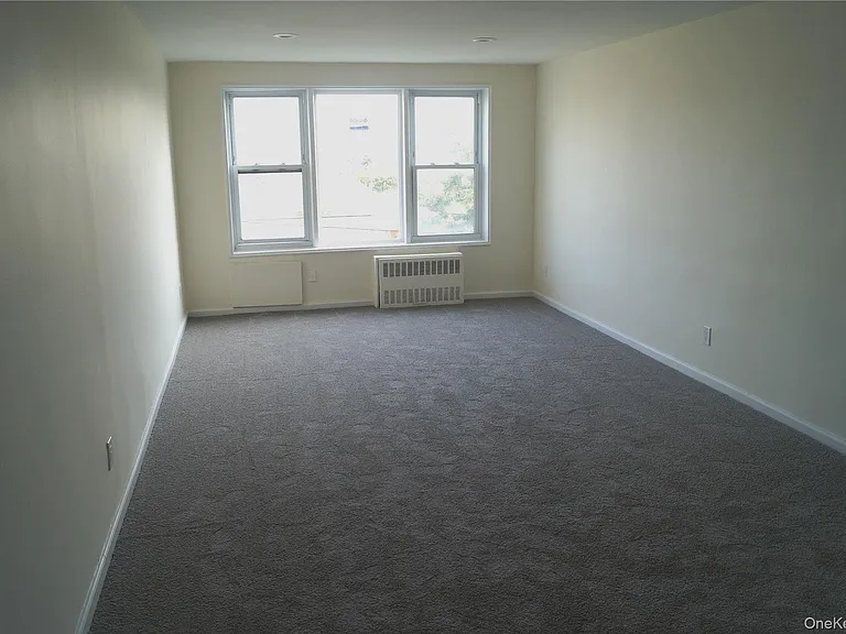 1 Broadway E #4B — Photo 10