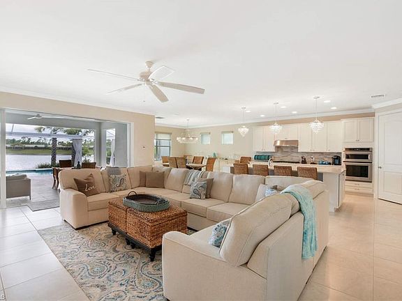 3rd image of 10563 Jackson Square Dr