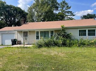 9119 Summit Dr, Fairview Heights, IL 62208