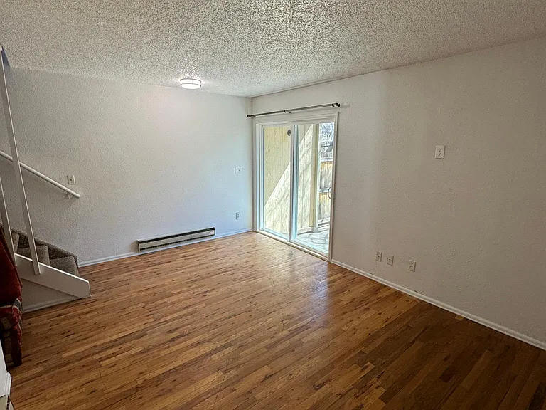 387 S 9th St — Photo 11