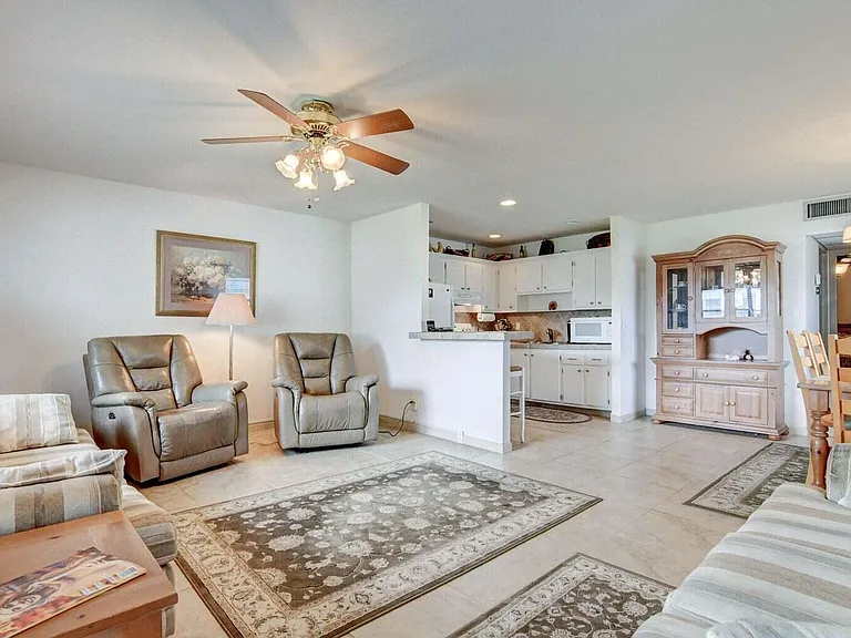 43 Waterford Cir #B — Photo 77