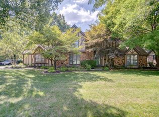412 Oak Hill Dr, Belleville, IL