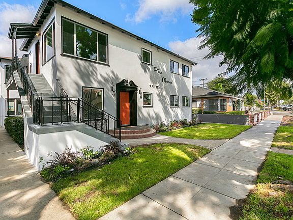 2nd image of 2075 Pine Ave #2075