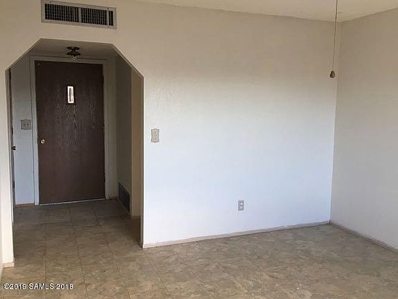 4th image of 810 N Mesa Ave