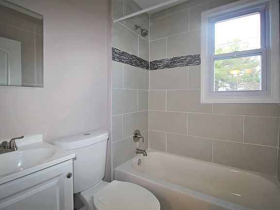 4th image of 1019 Elton Ave