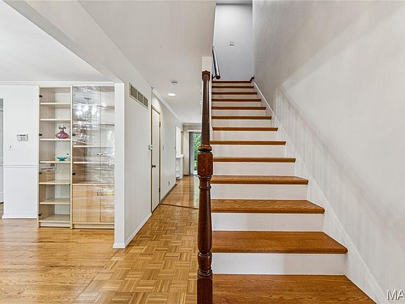 4th image of 44 Forestvale Dr