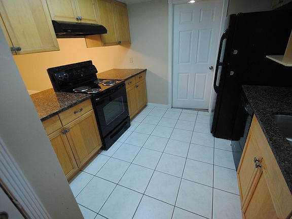 3rd image of 605 Grovewood Ave