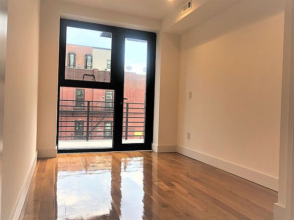 5th image of 577 Lafayette Ave APT 3