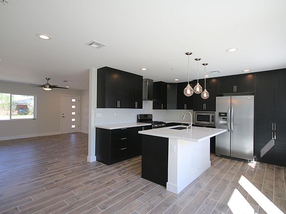 5th image of 8107 E Clarendon Ave
