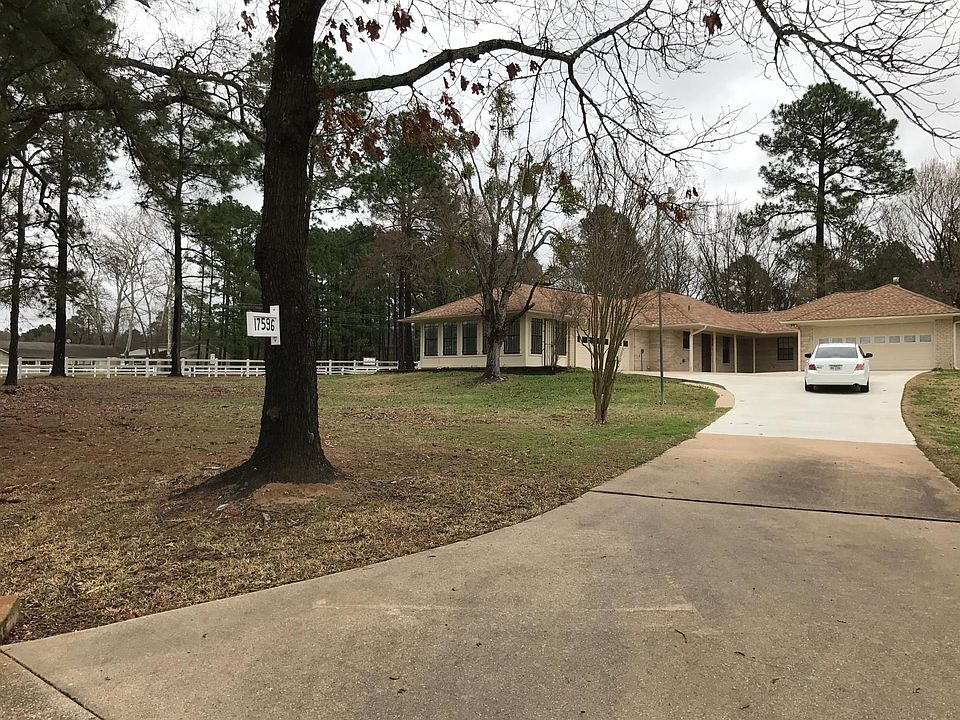 Duplex from the road.