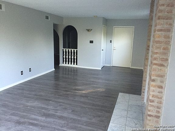3rd image of 8915 Datapoint Dr APT 40C