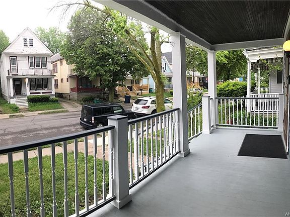 3rd image of 366 Parkdale Ave
