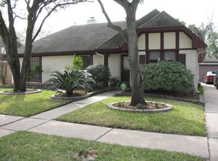 8718 Heatherly Dr, Houston, TX 77083