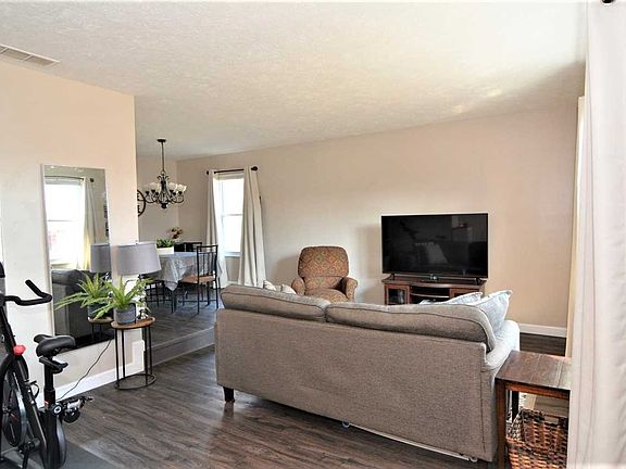 2nd image of 663 Glenmoor Dr