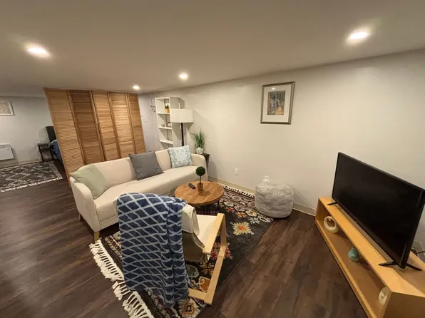 8316 49th Ave S, Seattle, WA 98118